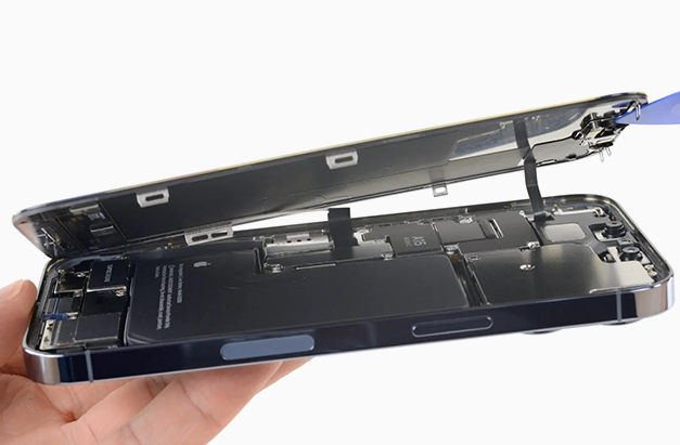 iPhone 13: обсяг батареї порівняно з iPhone 12