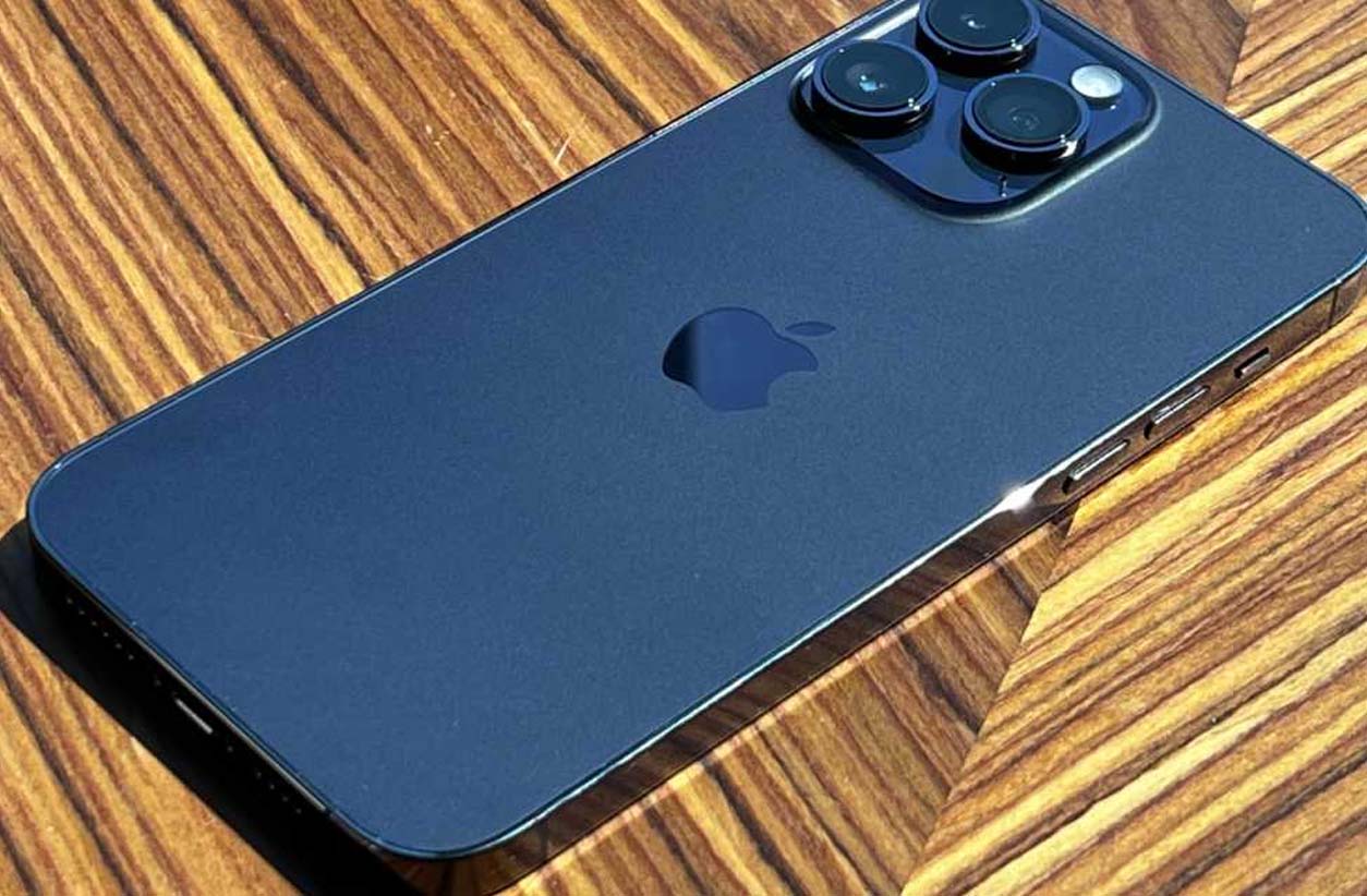 Чи варто купувати чохол із дзеркальною поверхнею для iPhone 14 Pro Max?