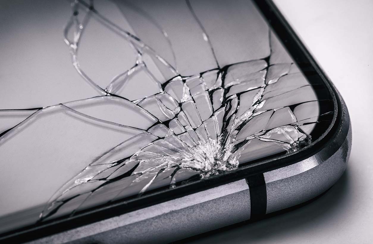 Что стоит знать о замене стекла iPhone 15 Pro Max