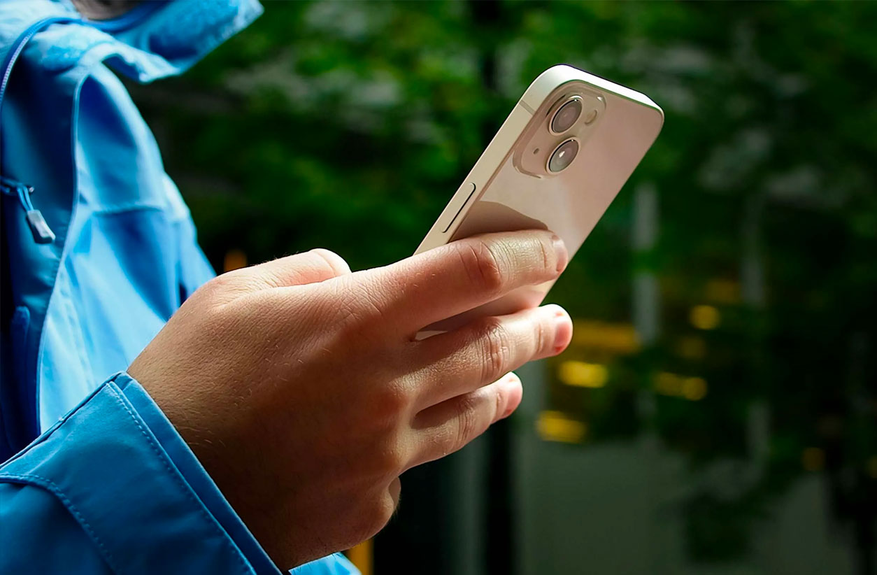 Чи варто купувати б/у iPhone у незнайомих людей