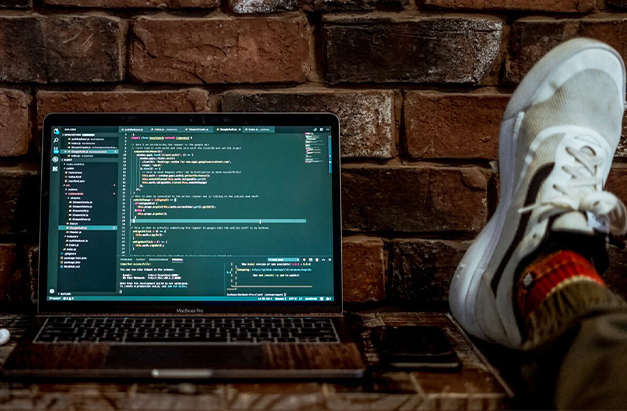 Який придбати MacBook для програміста?