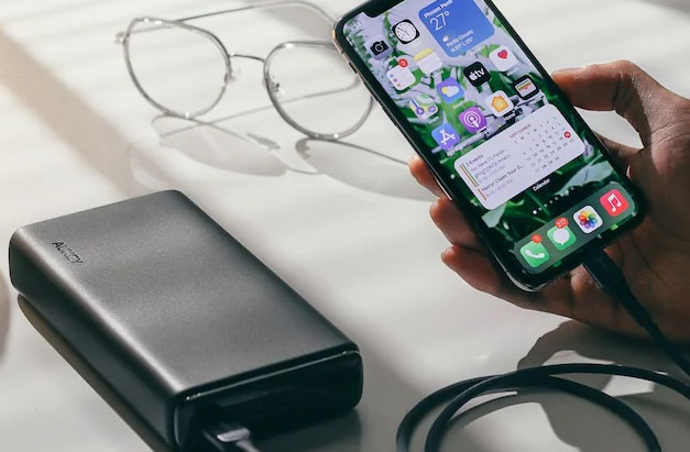 Як зарядити повербанк: 4 актуальних питання