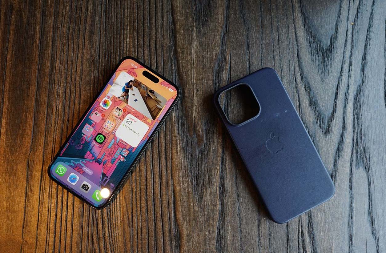 Как правильно чистить и ухаживать за кожаным чехлом для iPhone 14 Pro Max